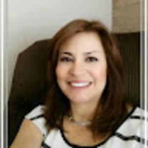 Meet your Posher, Claudia